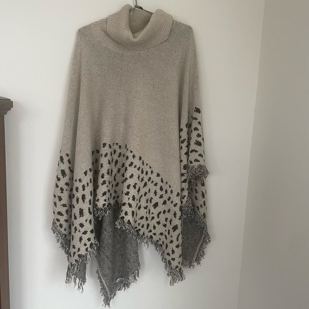 ENTRO "Riding into the Season" Women's Grey/Black Poncho size M/L - Picture 2 of 11